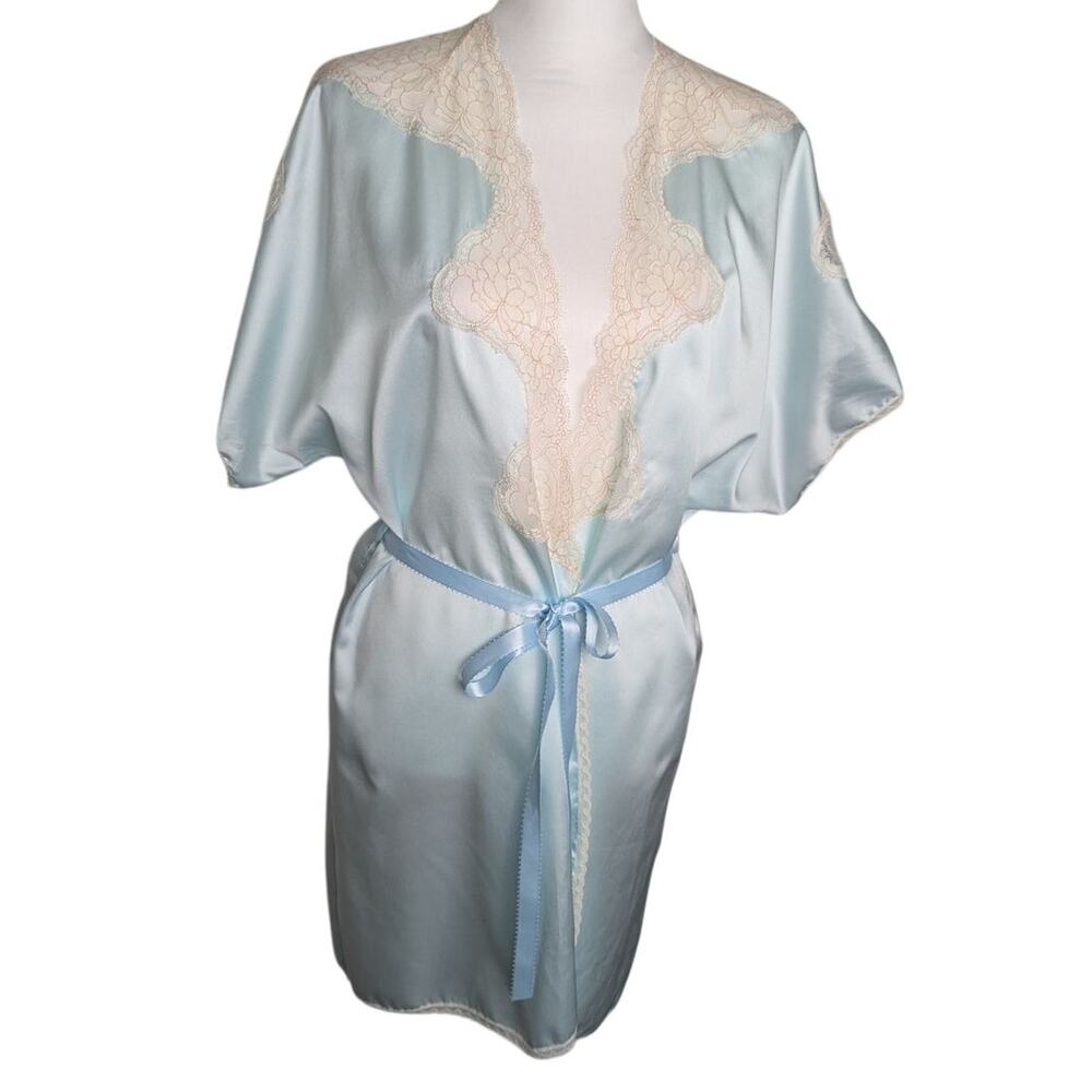 Vintage Victoria's Secret robe SZ S USA bust to 44 Length34"Shown on sz 6 manneq